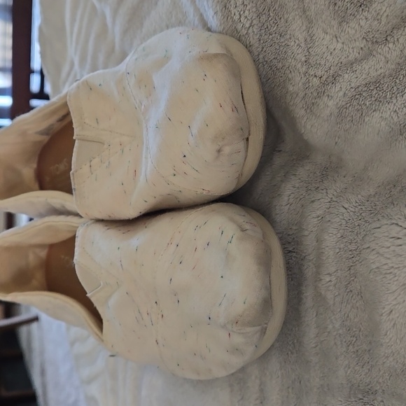 TOMS - Picture 8 of 8